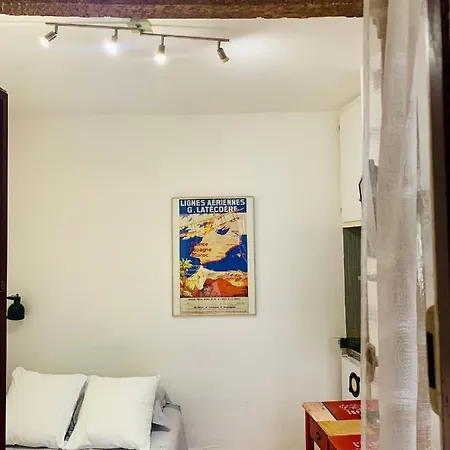 Des Carmes Apartment *